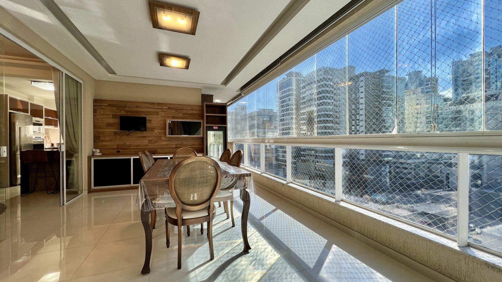 Apartamento, LUANA DELLAGNELO, Meia Praia