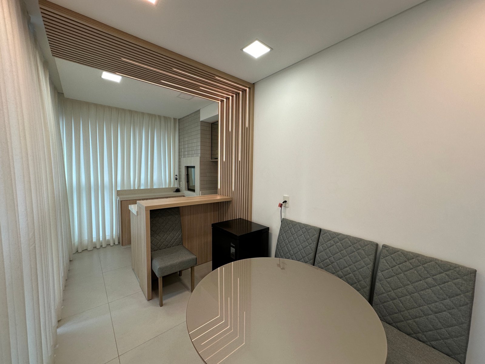 Apartamento, ISIS DELLAGNELO, Meia Praia