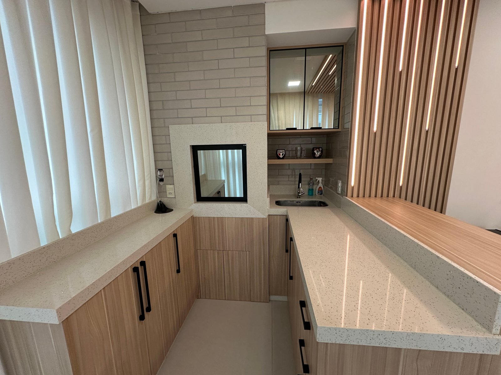 Apartamento, ISIS DELLAGNELO, Meia Praia