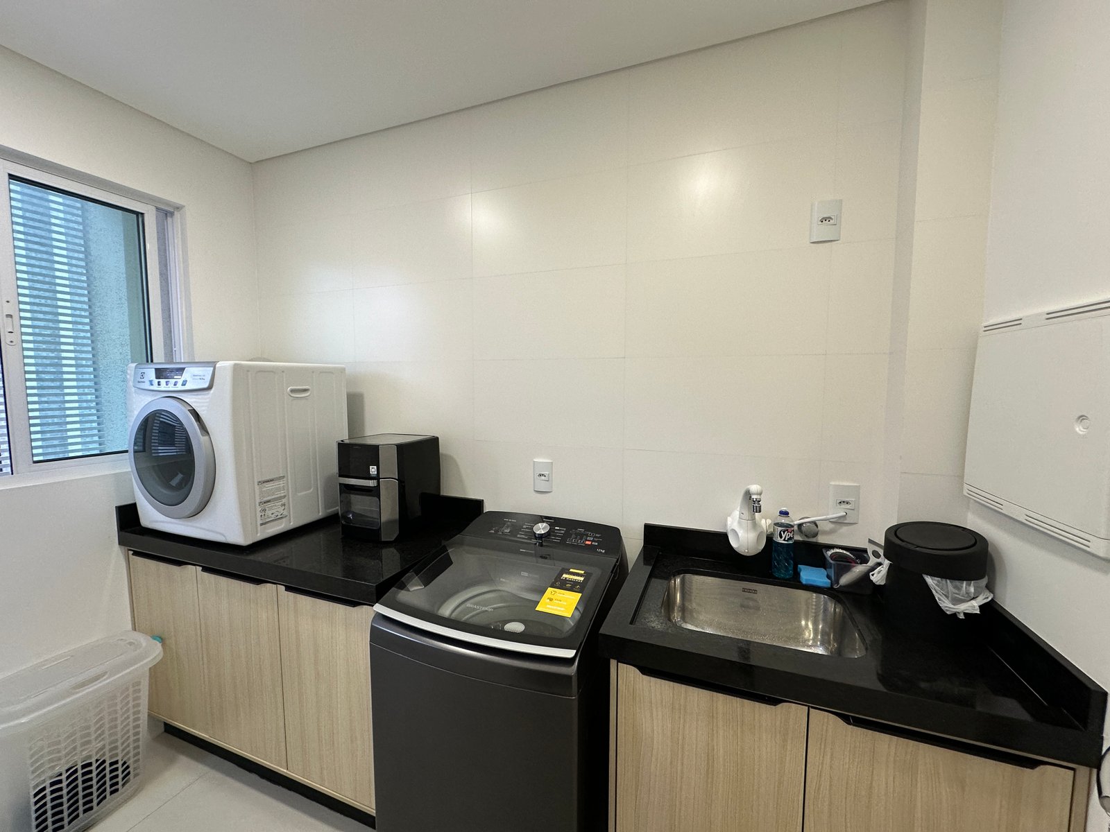 Apartamento, ISIS DELLAGNELO, Meia Praia