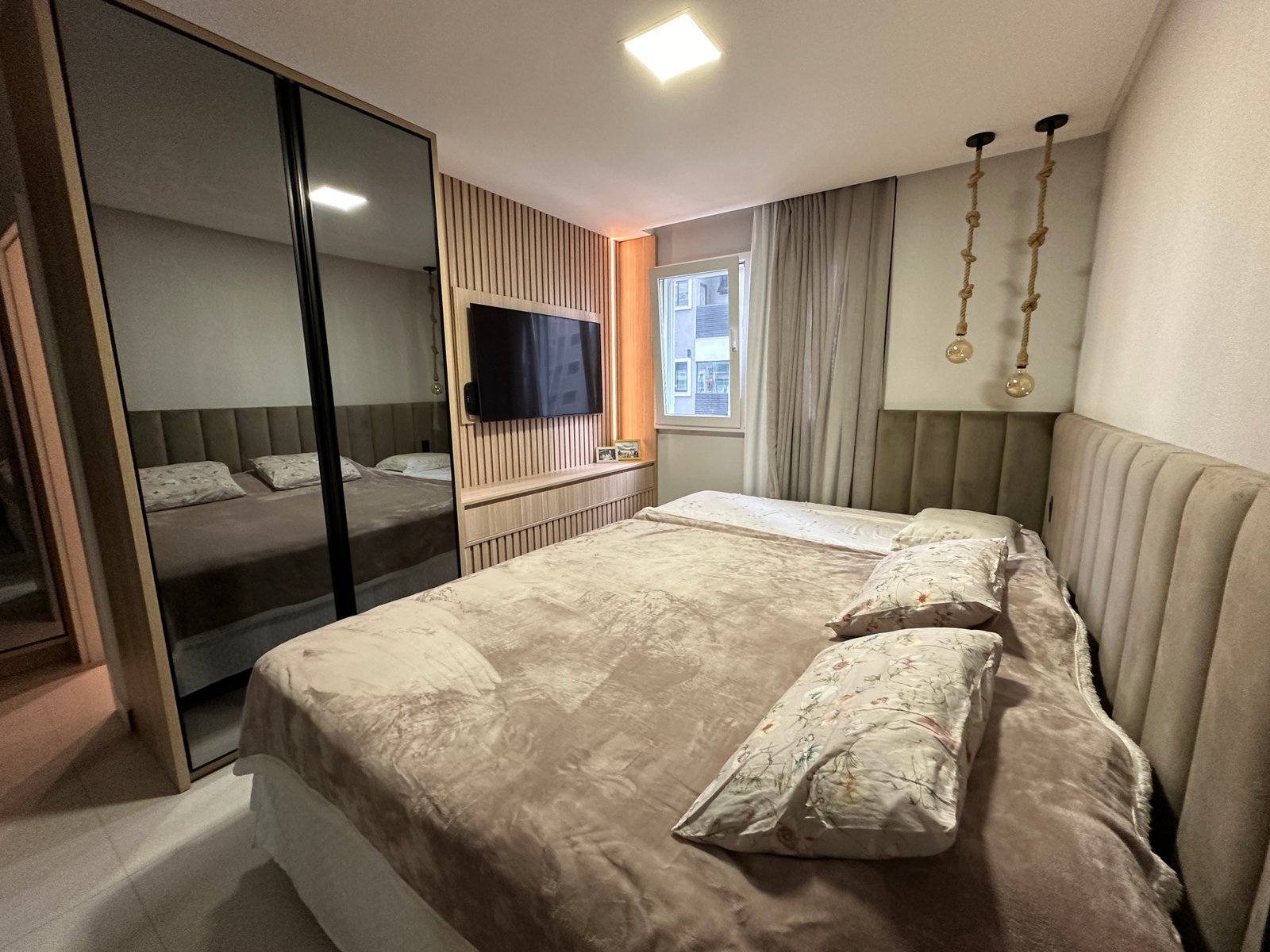 Apartamento, ISIS DELLAGNELO, Meia Praia