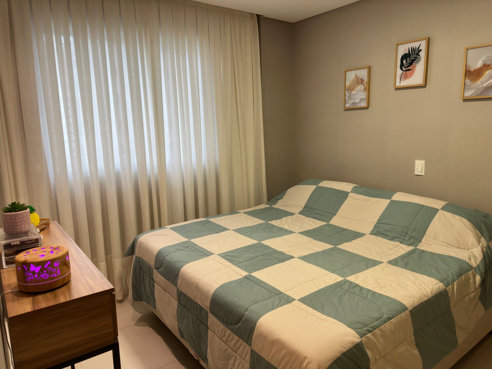 Apartamento, ISIS DELLAGNELO, Meia Praia