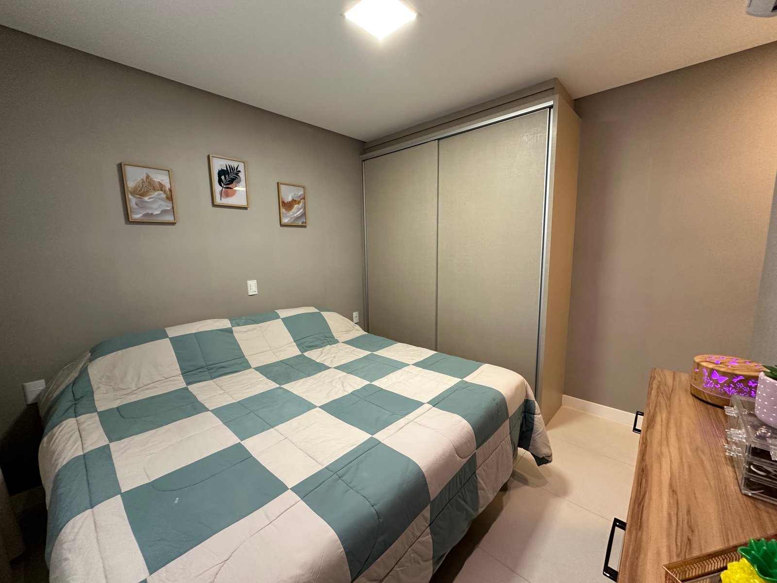 Apartamento, ISIS DELLAGNELO, Meia Praia