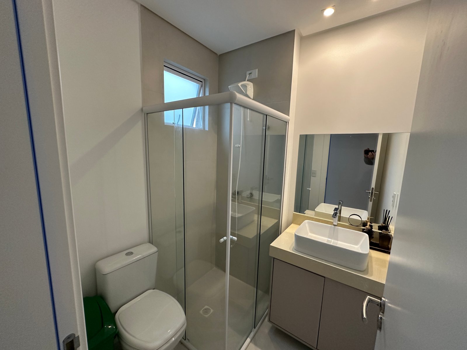 Apartamento, ISIS DELLAGNELO, Meia Praia