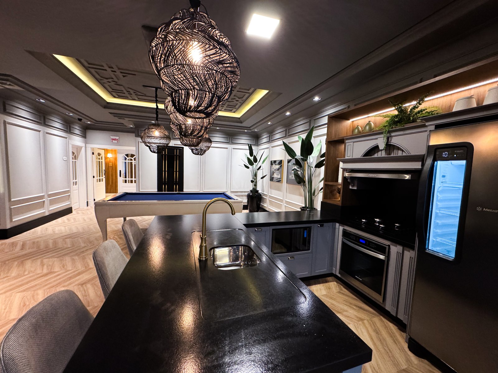 Apartamento, BELÍSSIMO, Meia Praia