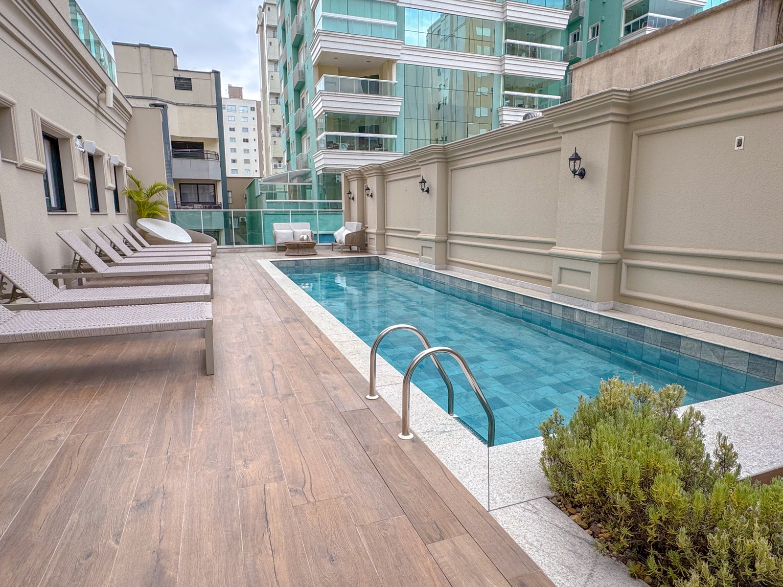 Apartamento, BELÍSSIMO, Meia Praia