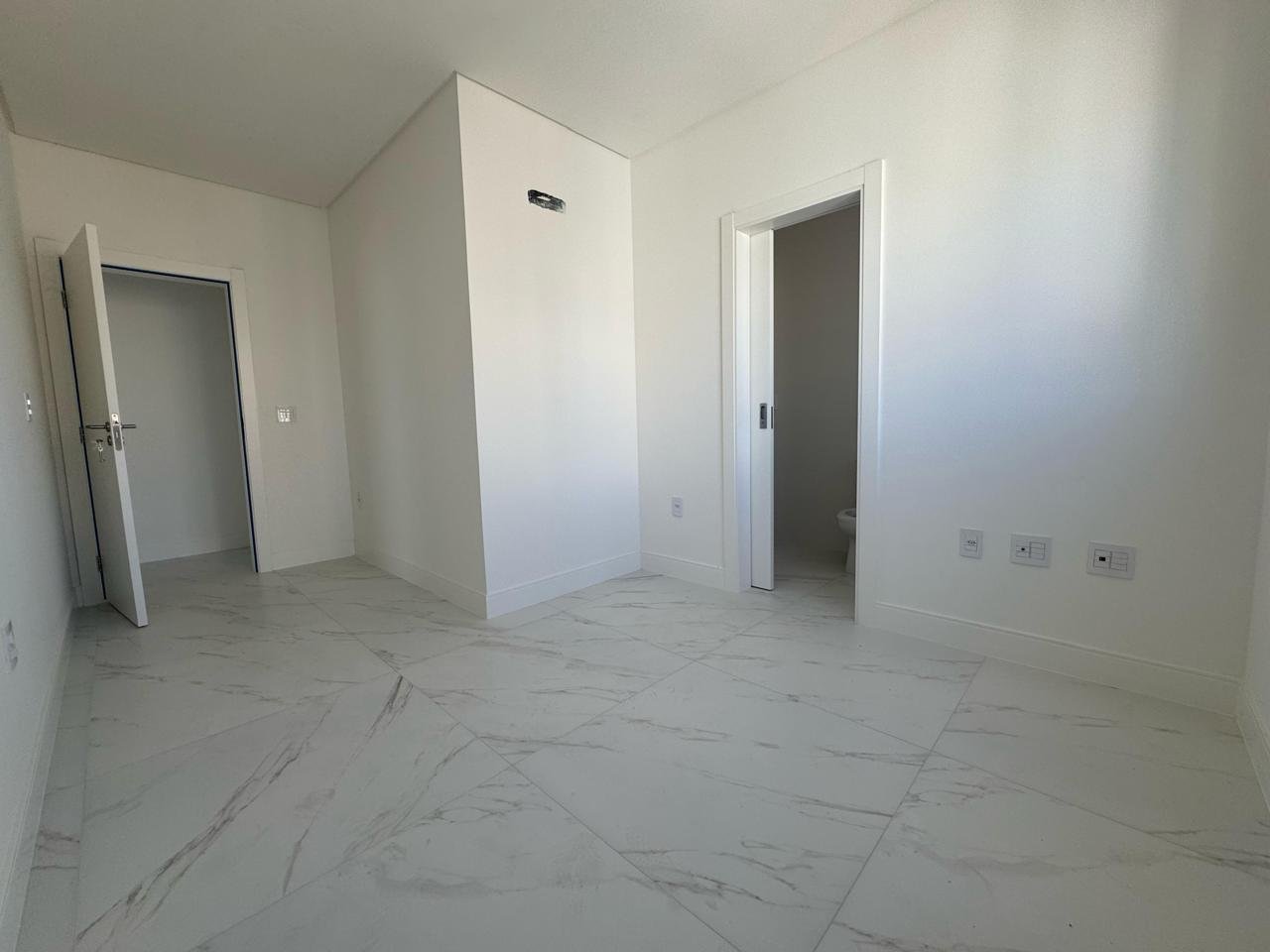 Apartamento, EXUBERANCE, Meia Praia