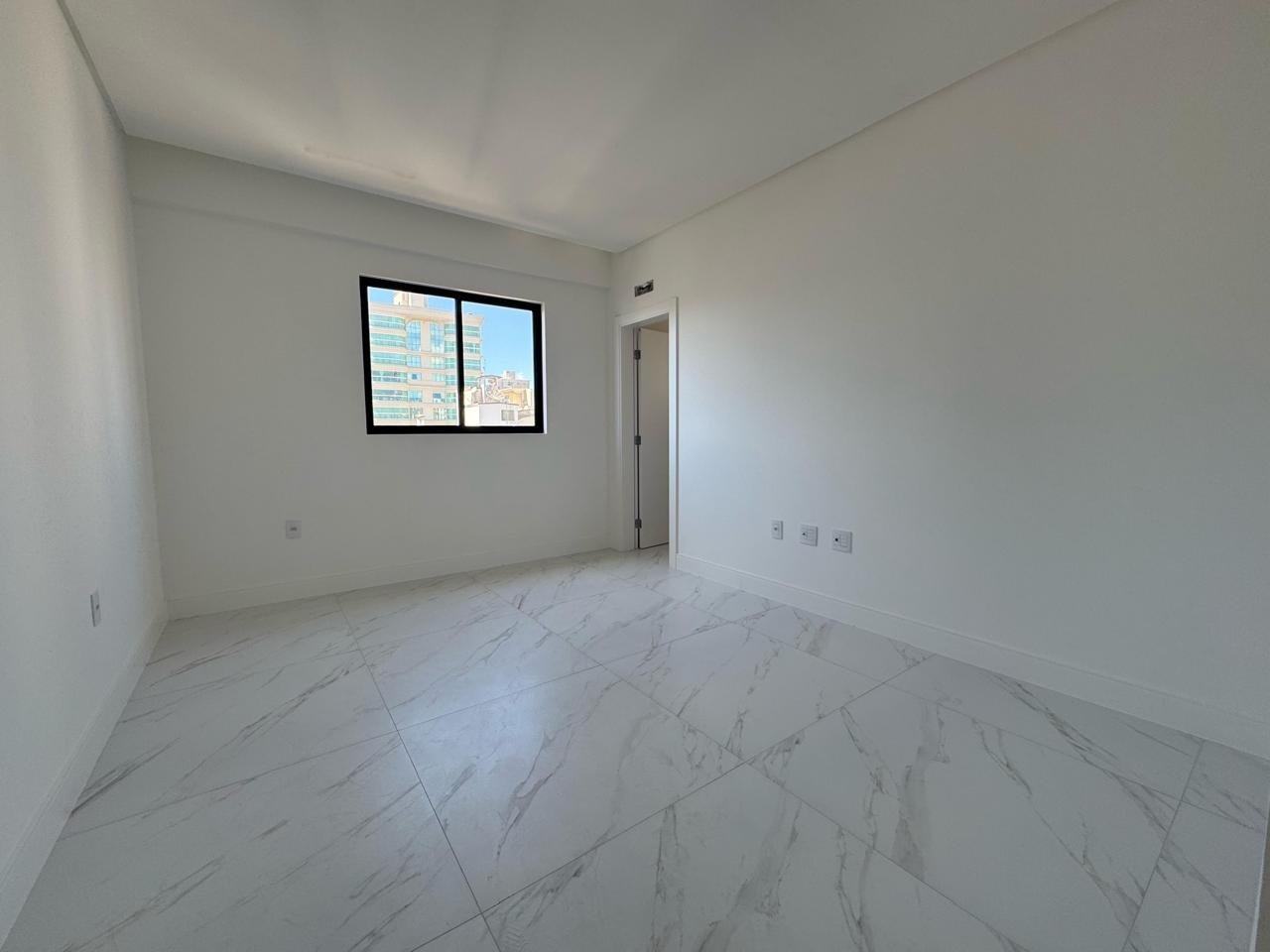 Apartamento, EXUBERANCE, Meia Praia