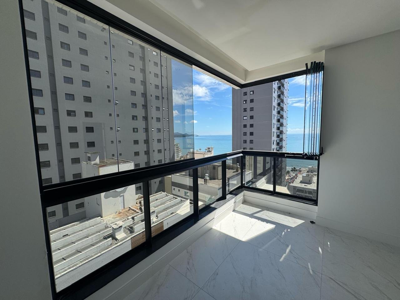 Apartamento, EXUBERANCE, Meia Praia