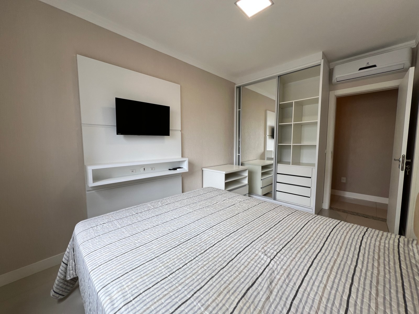 Apartamento, SORRENTO, Meia Praia