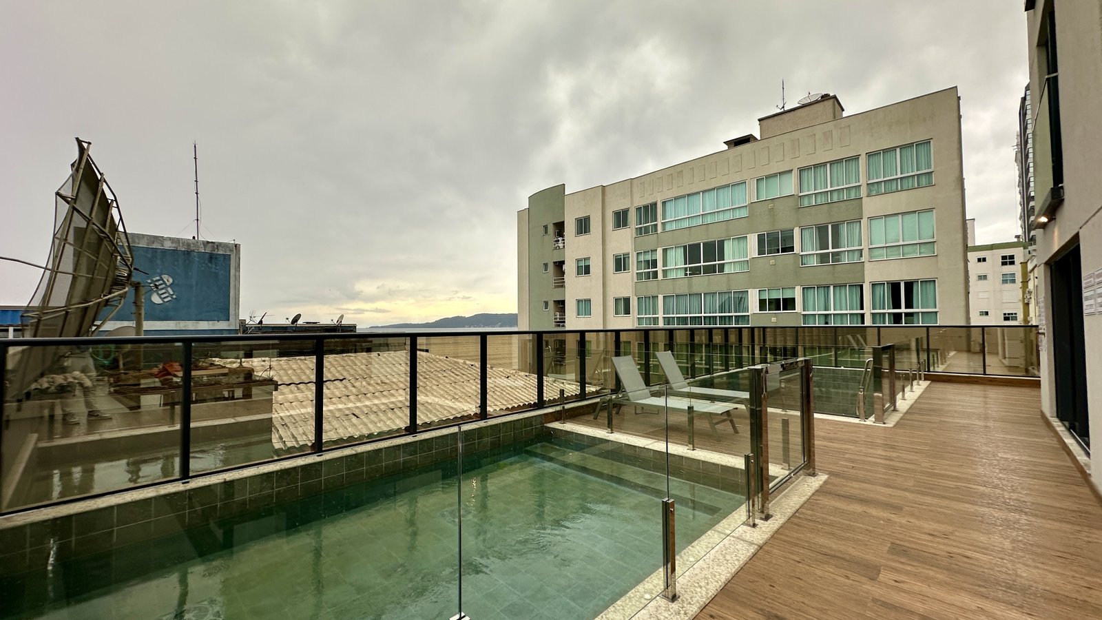 Apartamento, EZÉ, Meia Praia