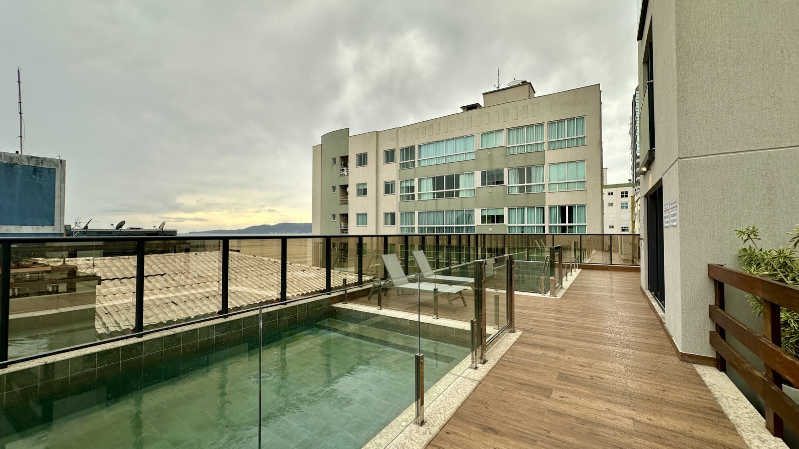 Apartamento, EZÉ, Meia Praia