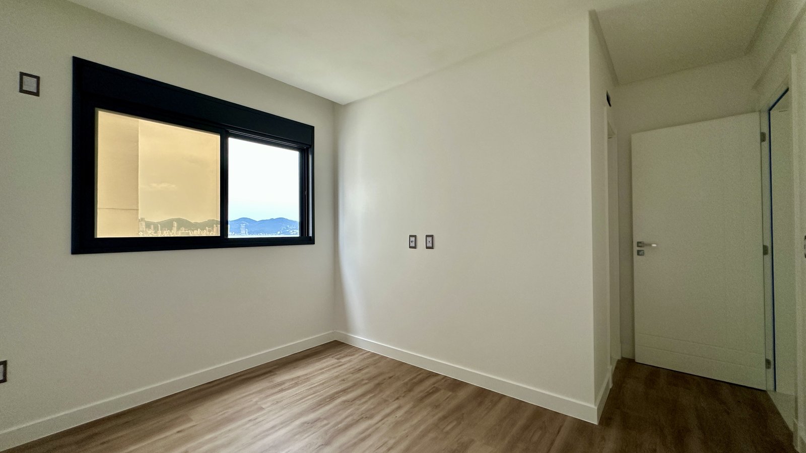 Apartamento, EZÉ, Meia Praia