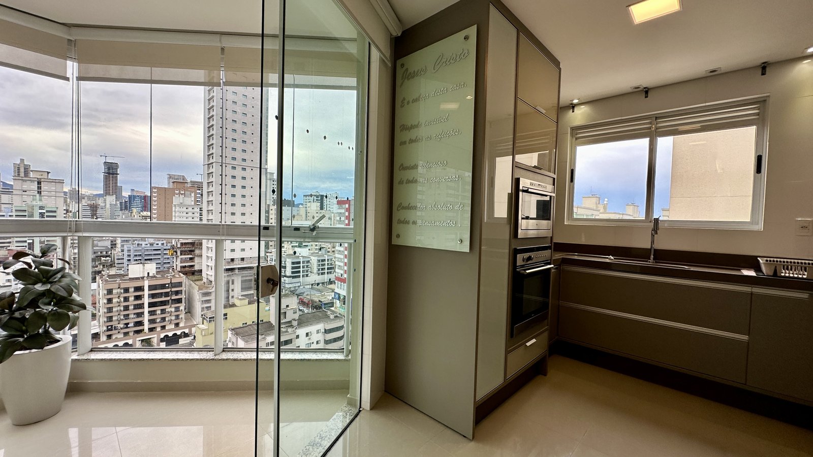 Apartamento, MANHATTAN, Meia Praia