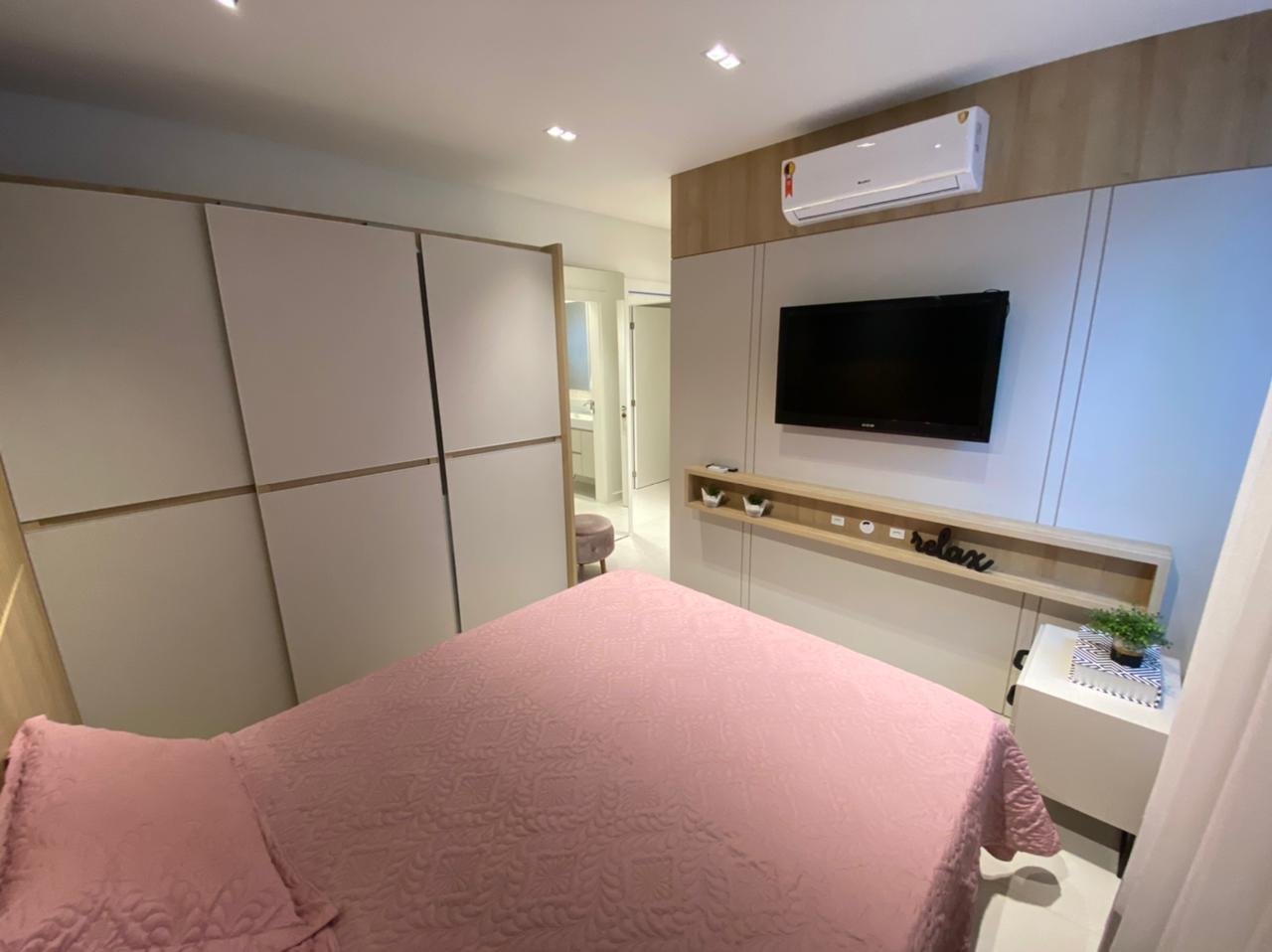 Apartamento, ISIS DELLAGNELO, Meia Praia