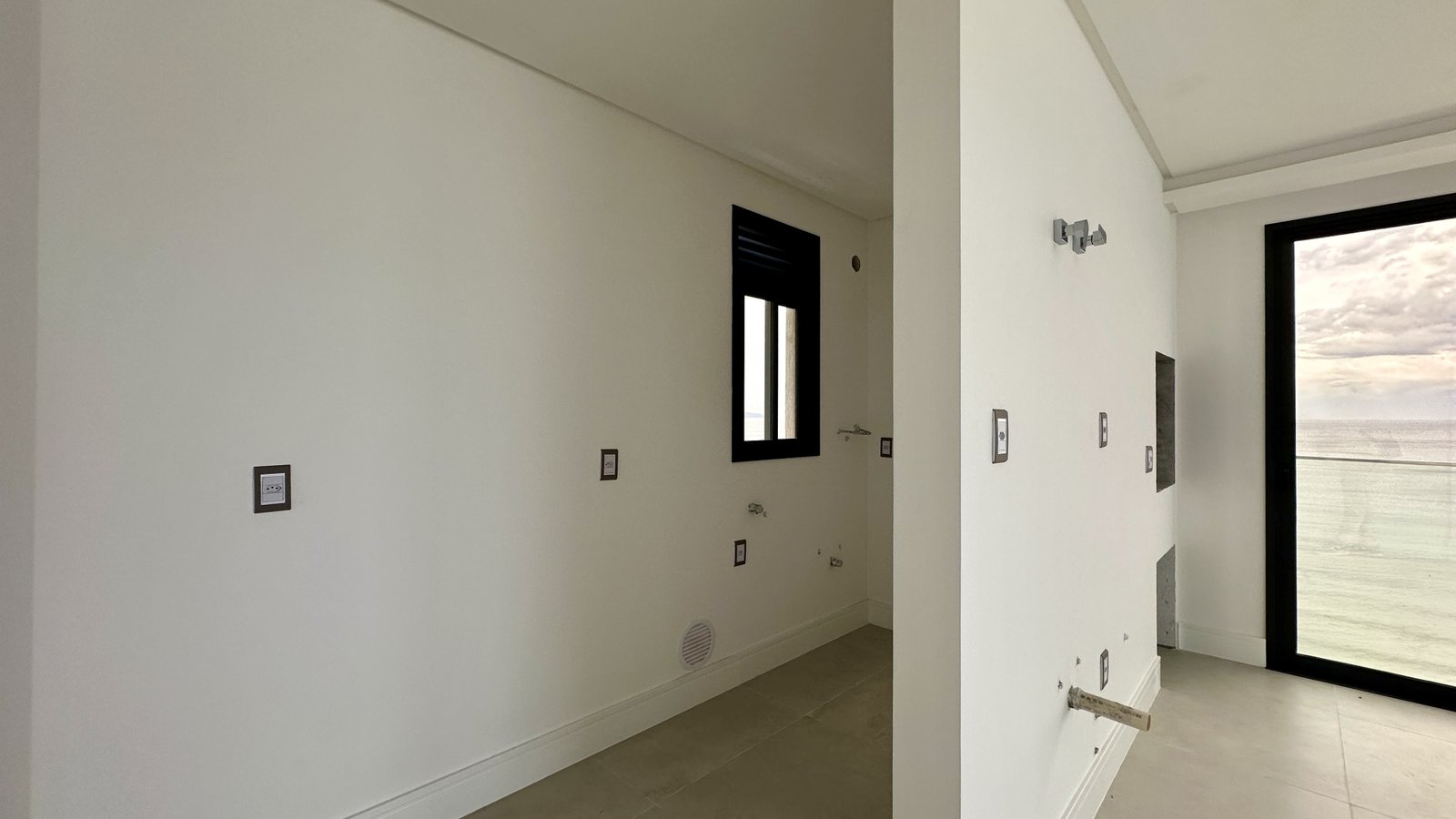 Apartamento, EZÉ, Meia Praia