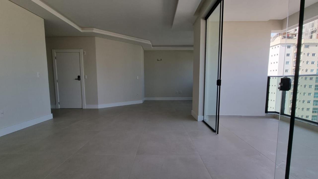 Apartamento, BROOKLYN TOWER, Meia Praia