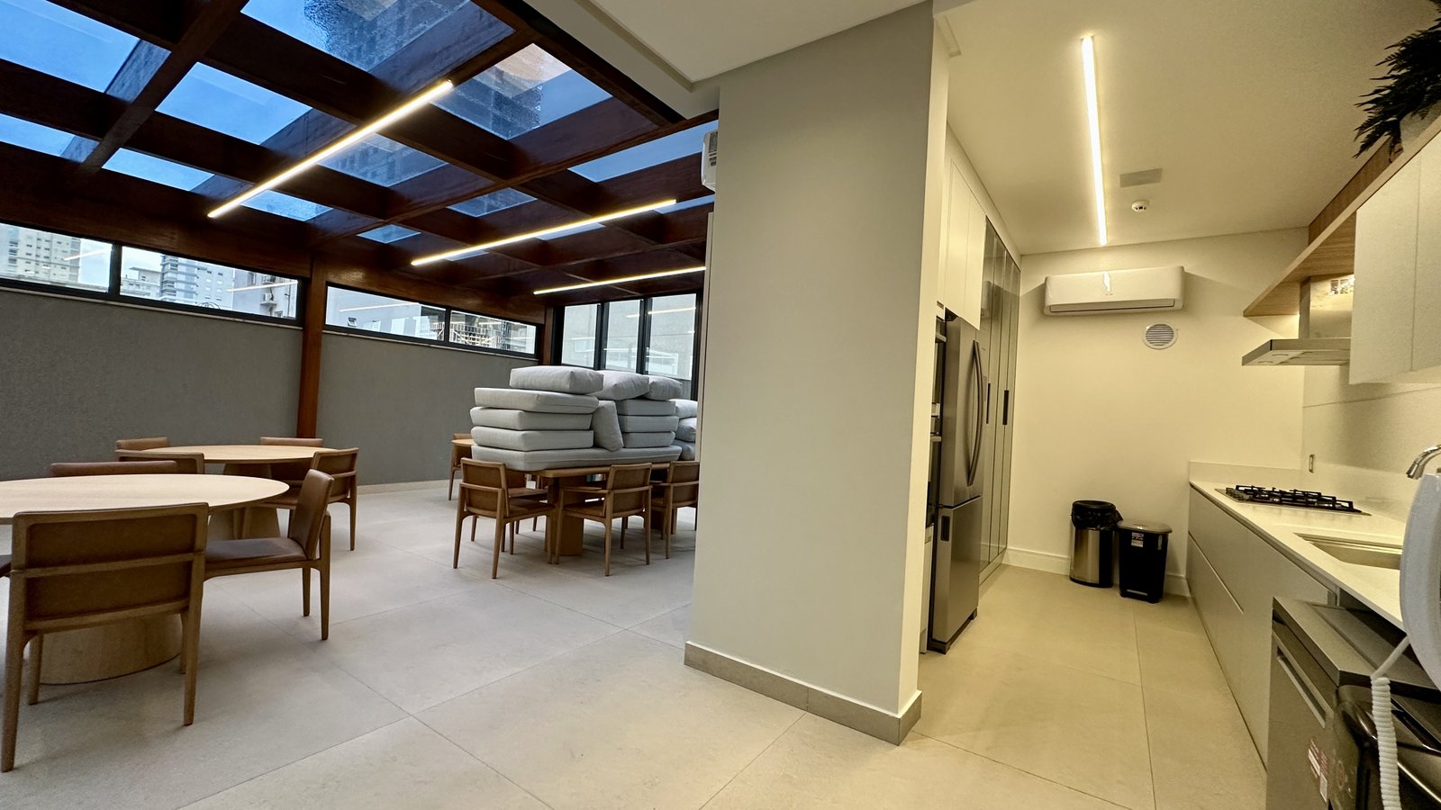Apartamento, EZÉ, Meia Praia