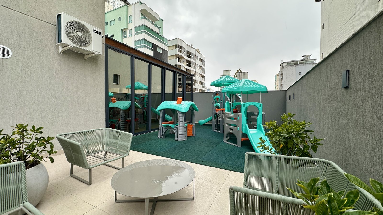 Apartamento, EZÉ, Meia Praia