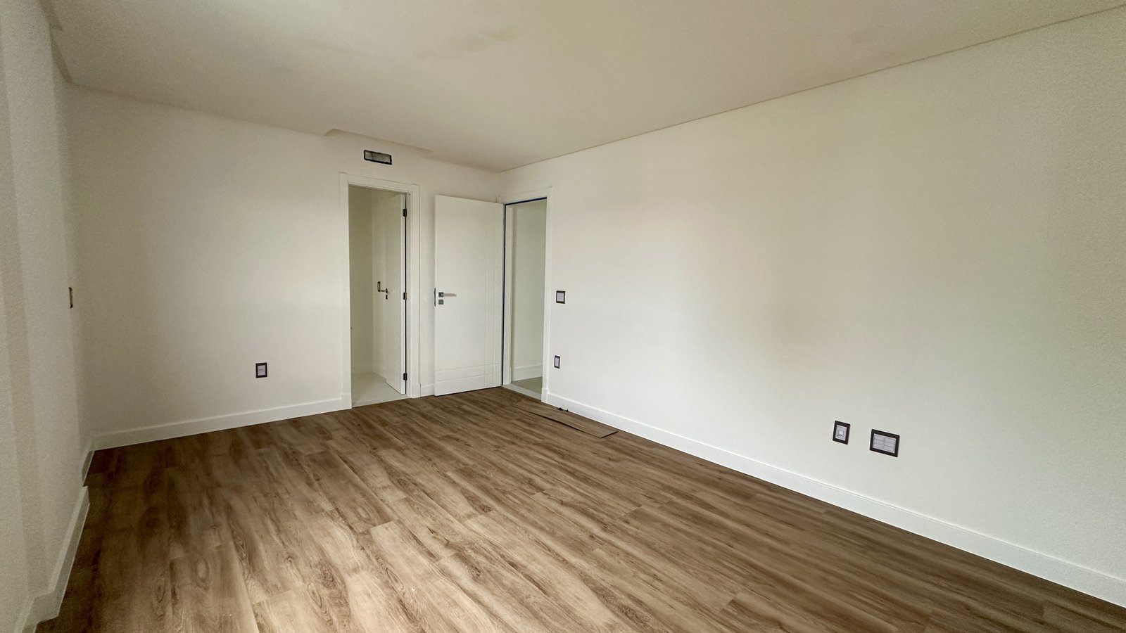 Apartamento, EZÉ, Meia Praia
