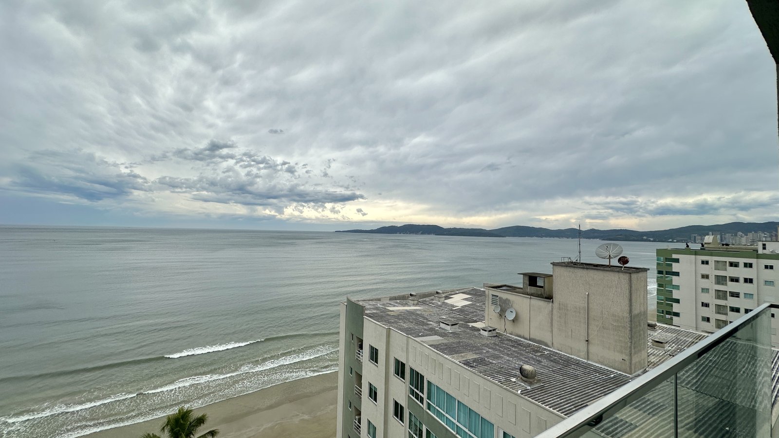 Apartamento, EZÉ, Meia Praia