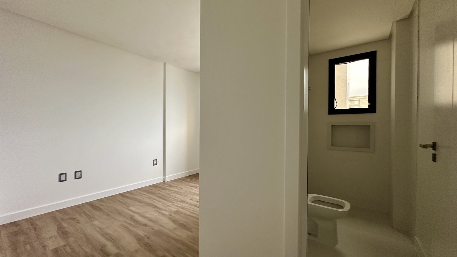 Apartamento, EZÉ, Meia Praia