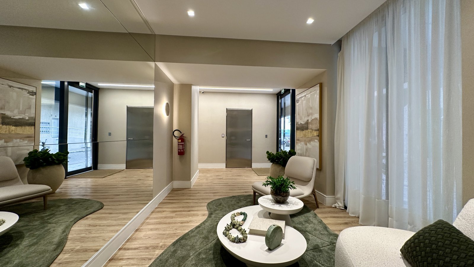 Apartamento, EZÉ, Meia Praia