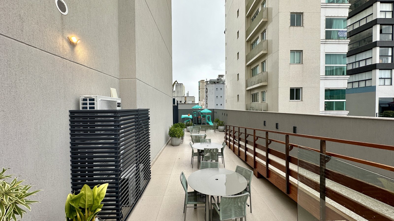 Apartamento, EZÉ, Meia Praia