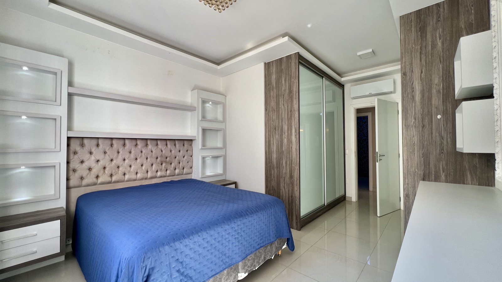 Apartamento, LUANA DELLAGNELO, Meia Praia