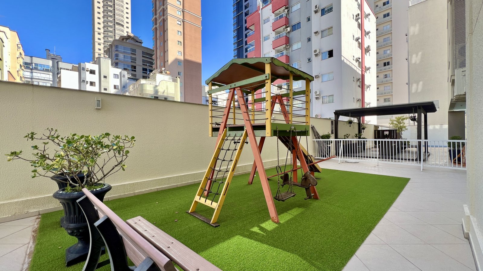 Apartamento, LUANA DELLAGNELO, Meia Praia