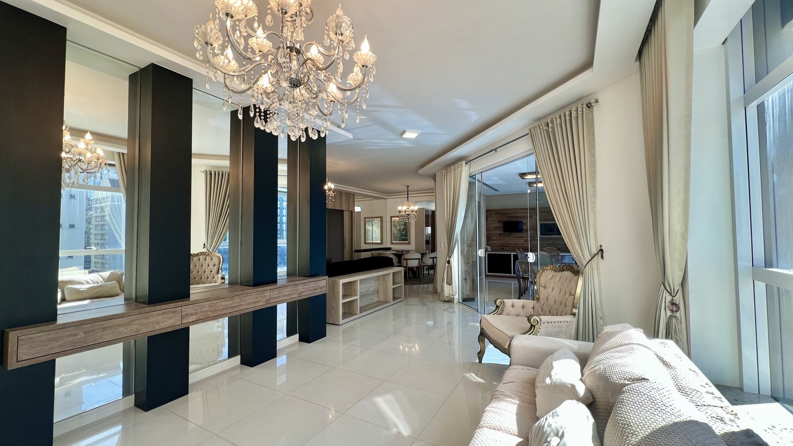 Apartamento, LUANA DELLAGNELO, Meia Praia