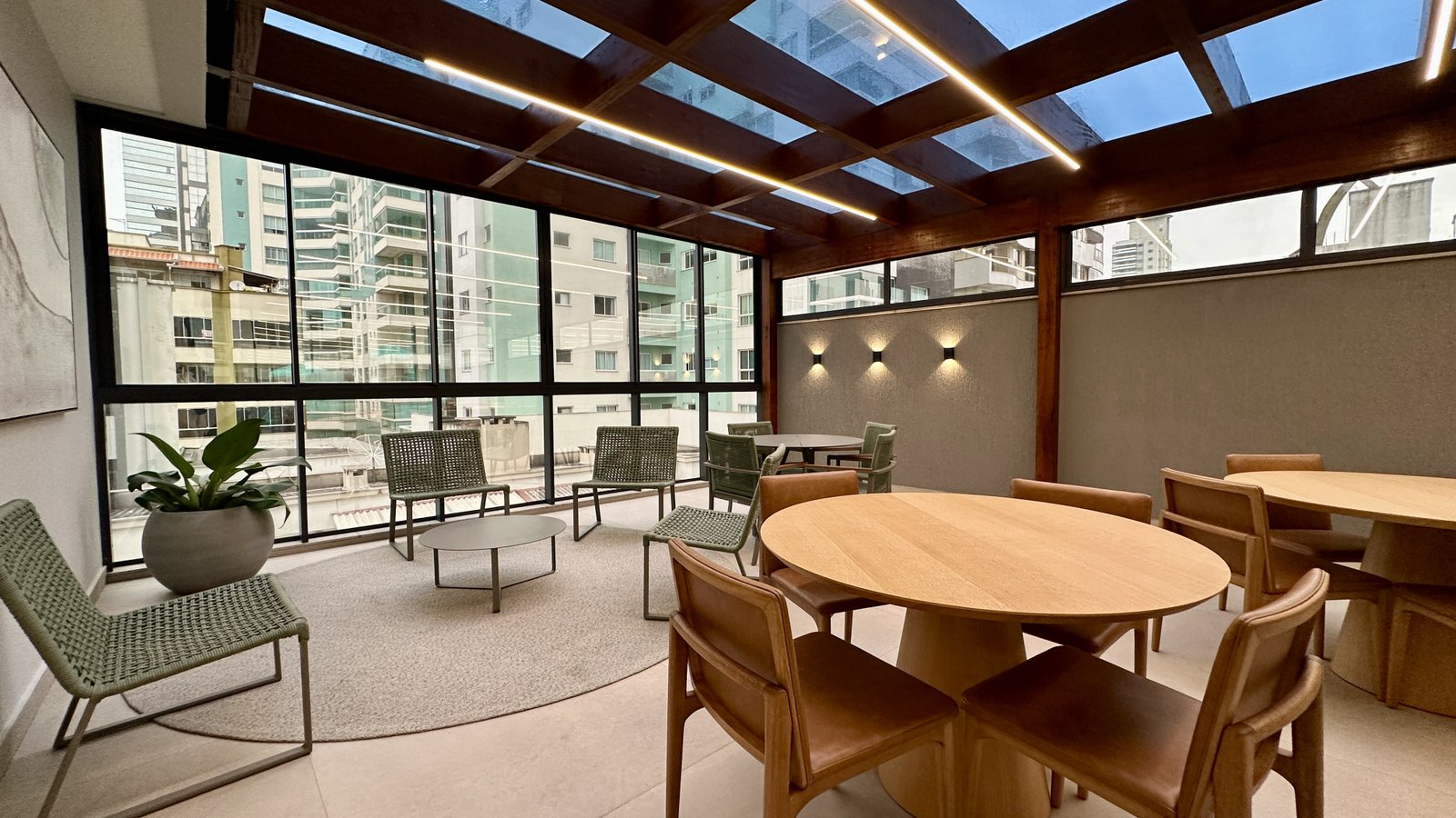 Apartamento, EZÉ, Meia Praia
