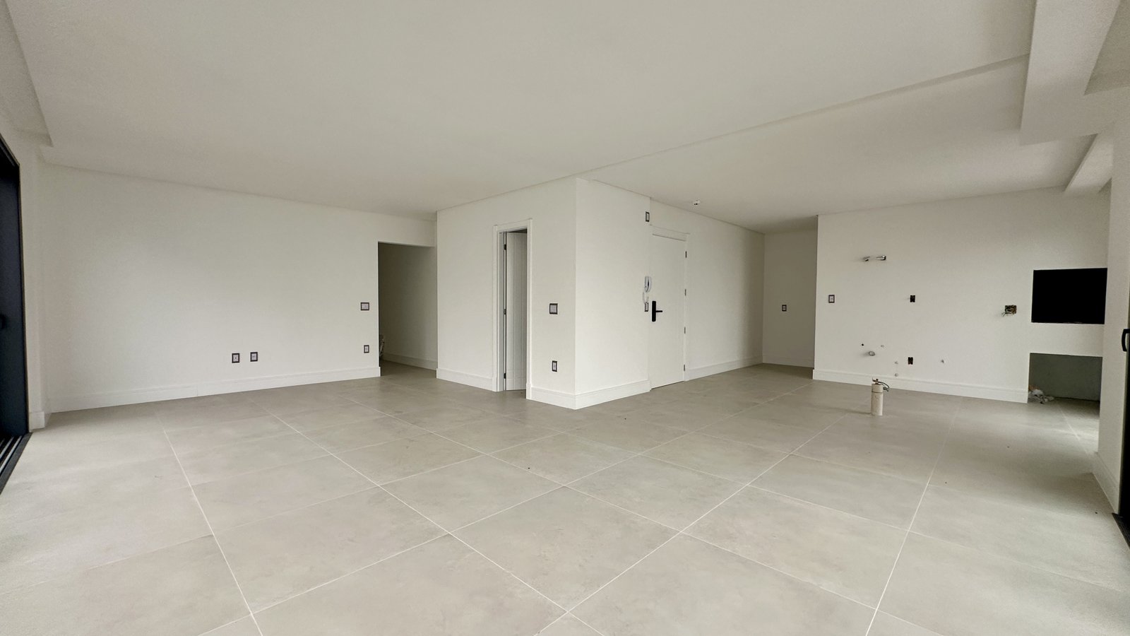 Apartamento, EZÉ, Meia Praia
