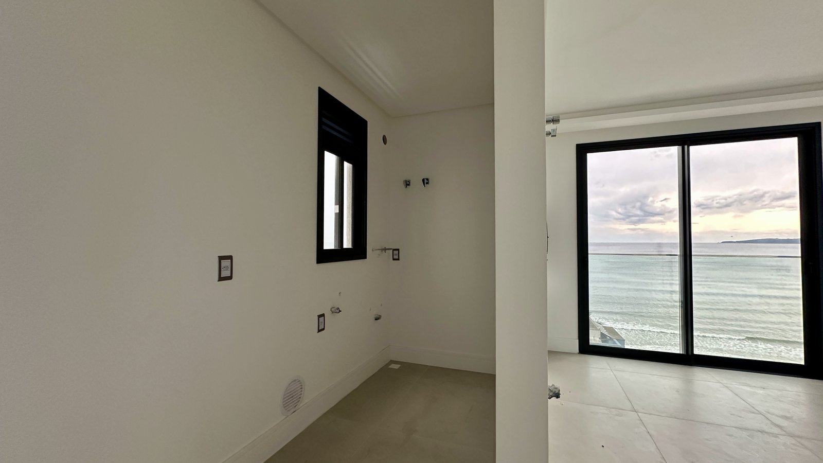 Apartamento, EZÉ, Meia Praia