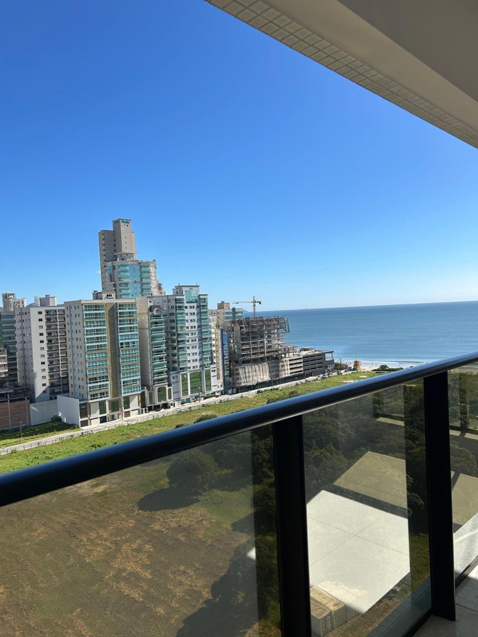 Apartamento, PARAMOUNT TOWER, Meia Praia